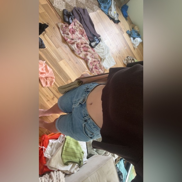 Brown cropped shirt - Picture 3 of 4